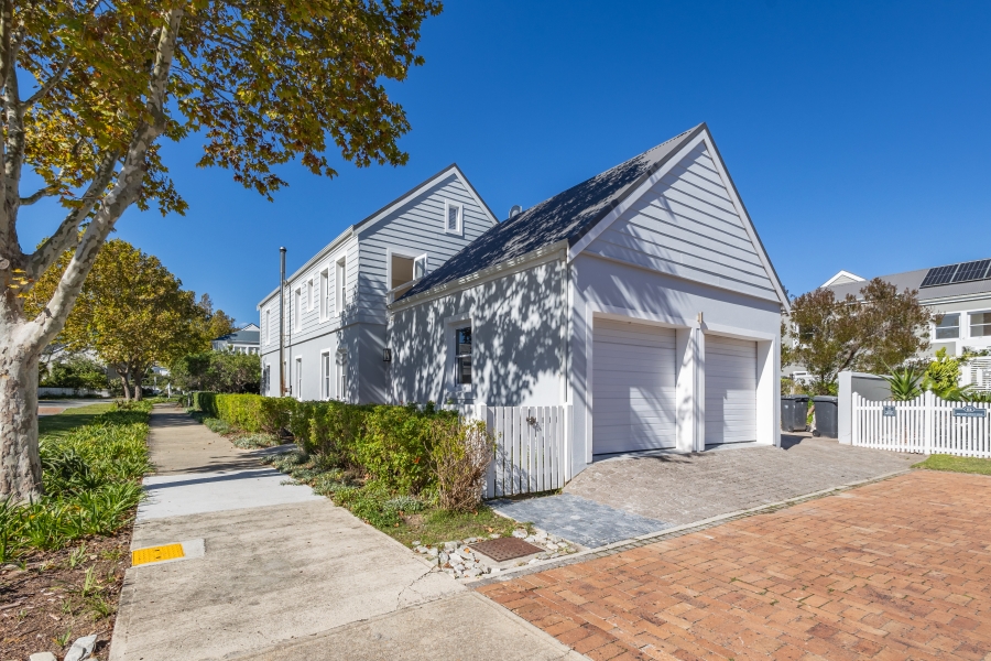4 Bedroom Property for Sale in Thesen Islands Western Cape
